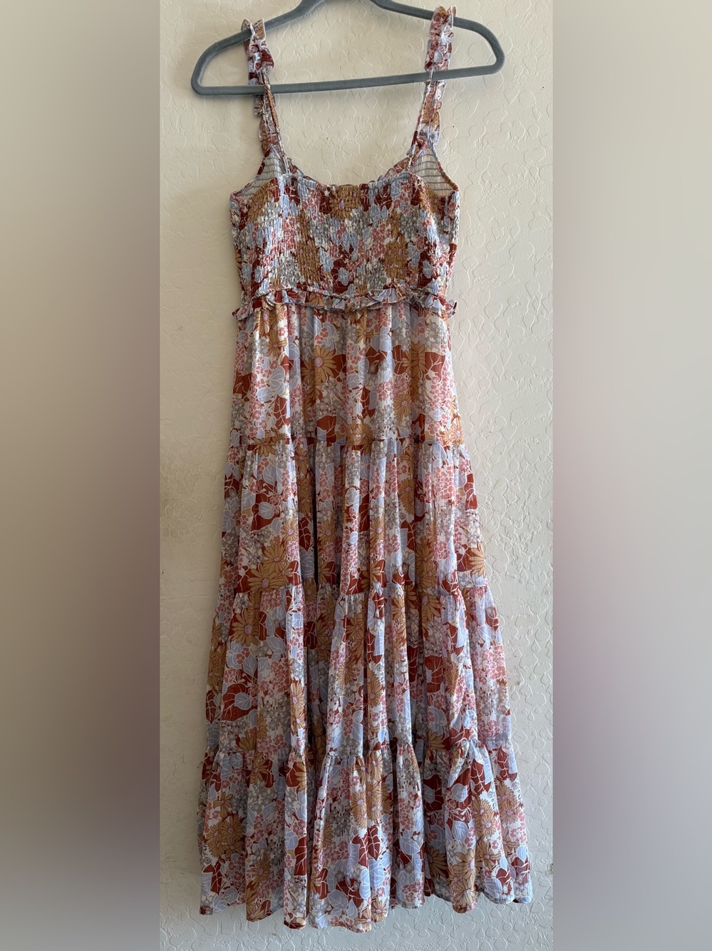ASTR The Label, small, rust blue floral smocked tiered midi dress - Picture 9 of 14